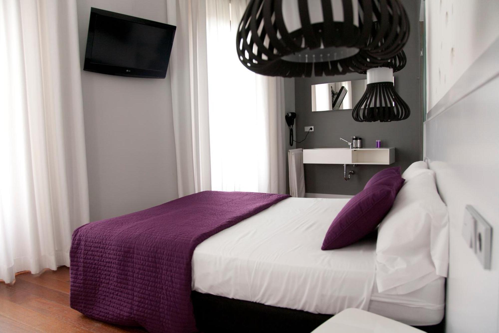 Khu Hotel — Photos 1